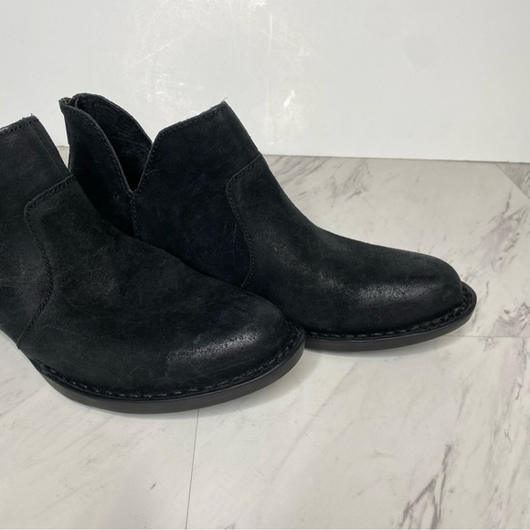 Born Kerri Black Distressed Suede Bootie 8M - Picture 10 of 15